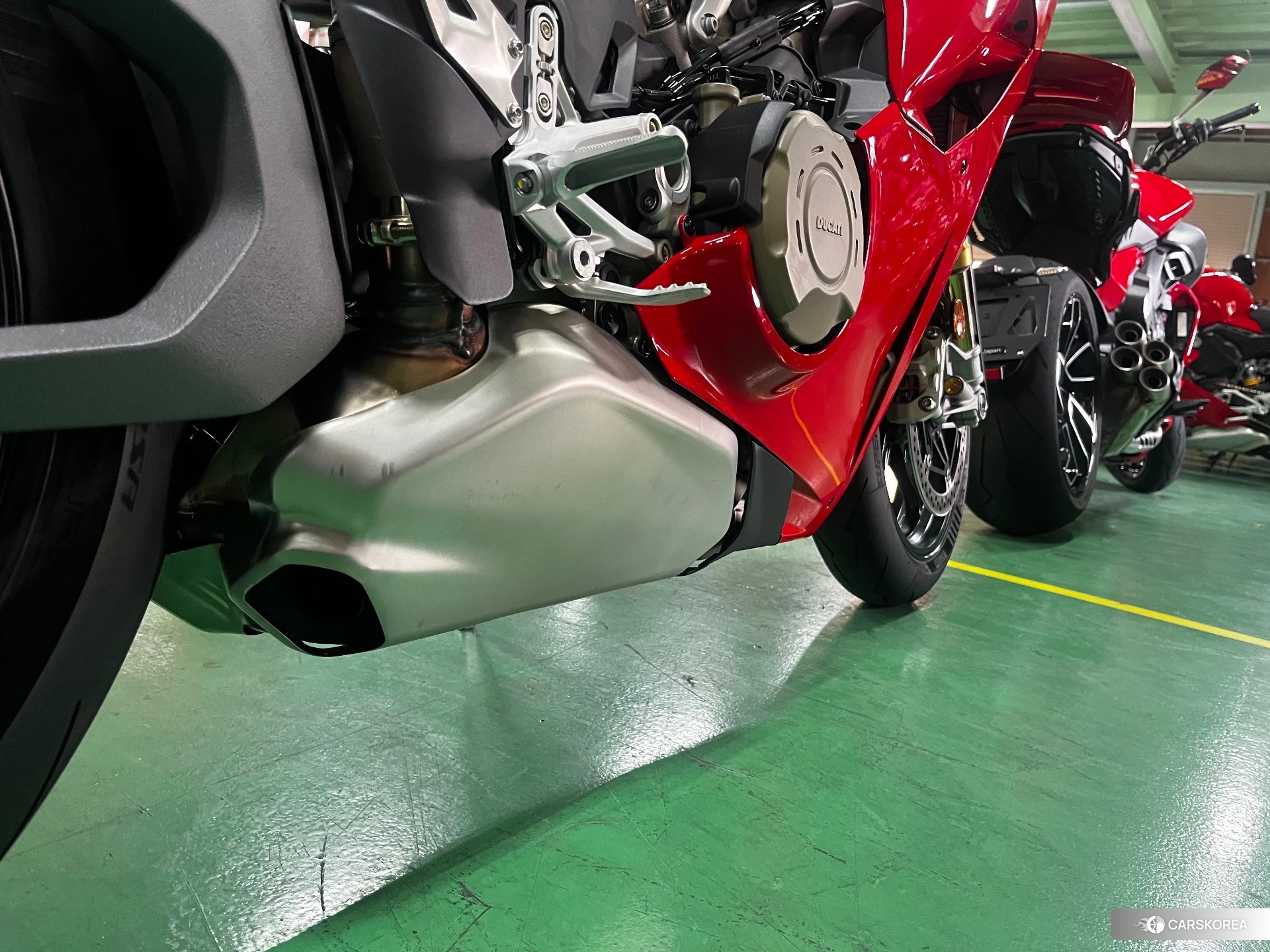 Проданный Ducati PANIGALE V4 S id 4352773 из Японии, фото 9