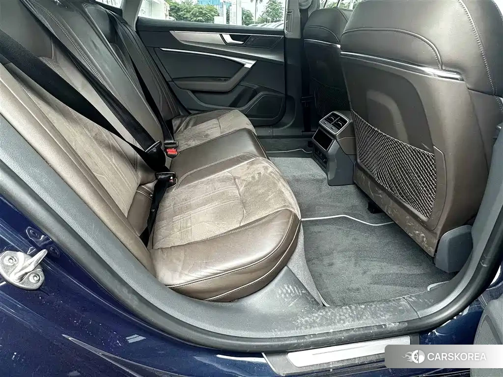 Audi A7L id 4539081 из Китая 10
