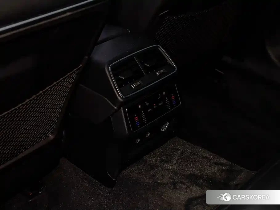 Audi A7L id 4583705 из Китая 33