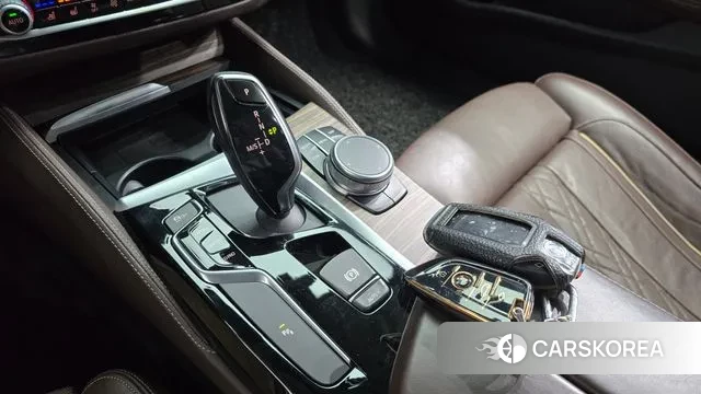 BMW 5 Series (G30) id 3641217 из Кореи 19