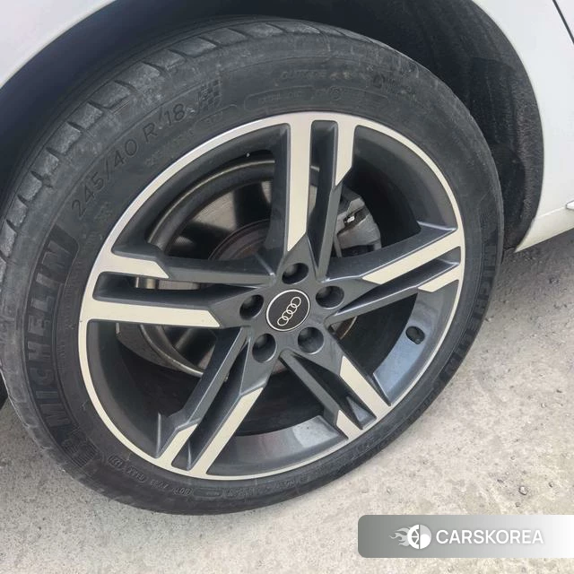 Audi A4L id 4258920 из Китая 13