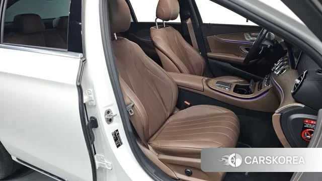 Mercedes-Benz E-Class W213 id 3655019 из Кореи 19