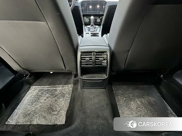 Volkswagen Magotan id 4278546 из Китая 18