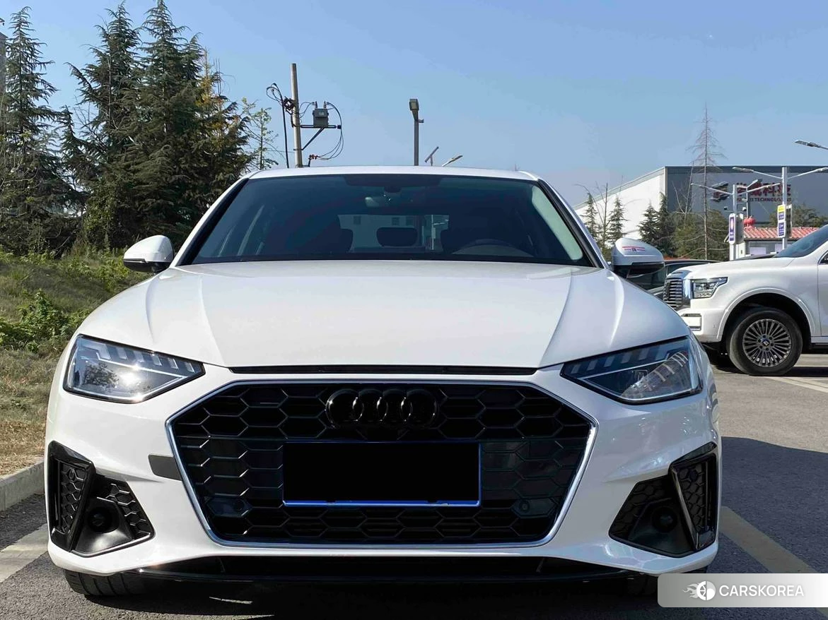 Audi A4L id 4405918 из Китая 9