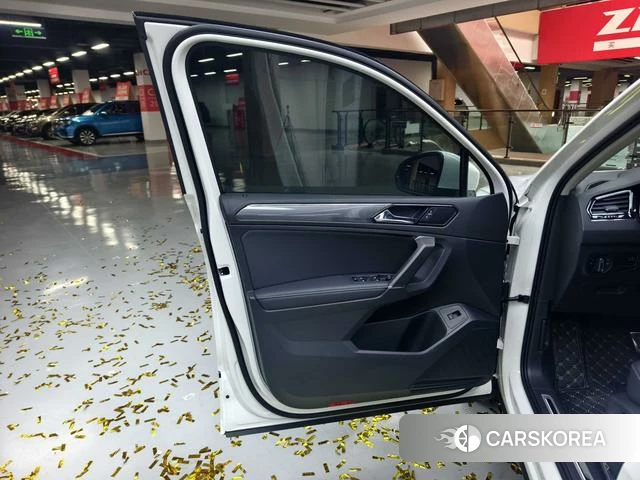 Volkswagen Tiguan L id 4290500 из Китая 38