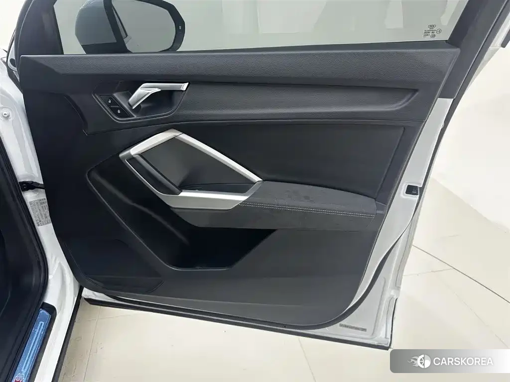 Audi Q3 id 4545688 из Китая 31