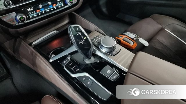 BMW 5 Series (G30) id 3853084 из Кореи 19