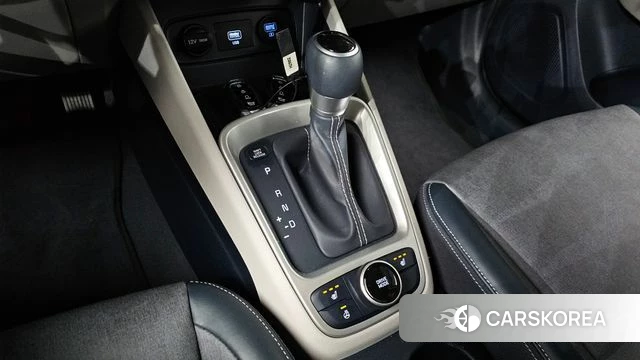 Hyundai Venue id 3820196 из Кореи 19