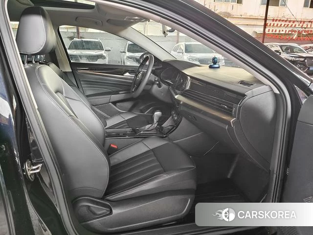 Volkswagen Passat id 4272353 из Китая 11
