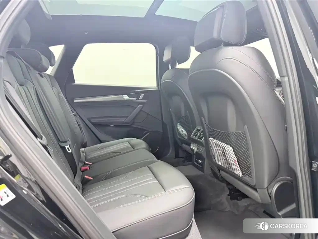 Audi Q5L id 4600430 из Китая 9