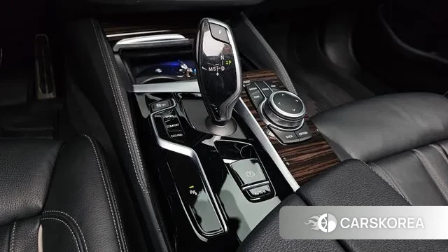 BMW 5 Series (G30) id 3437983 из Кореи 19