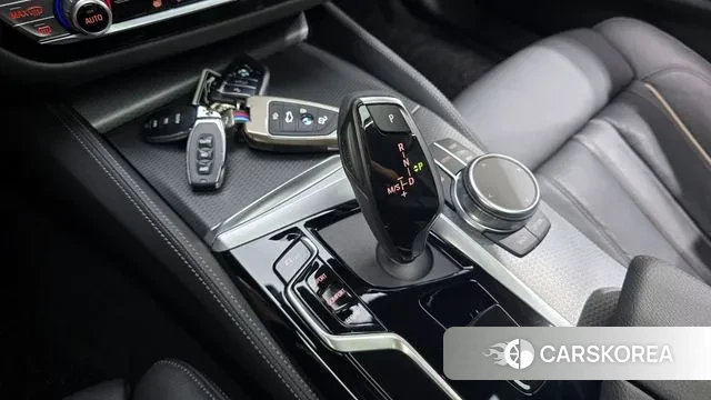 BMW 5 Series (G30) id 2968961 из Кореи 19