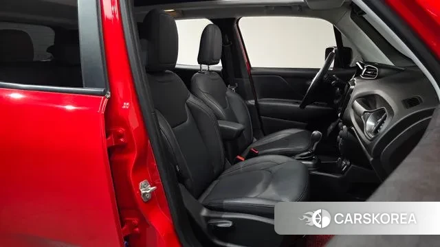 Jeep Renegade id 3576308 из Кореи 19