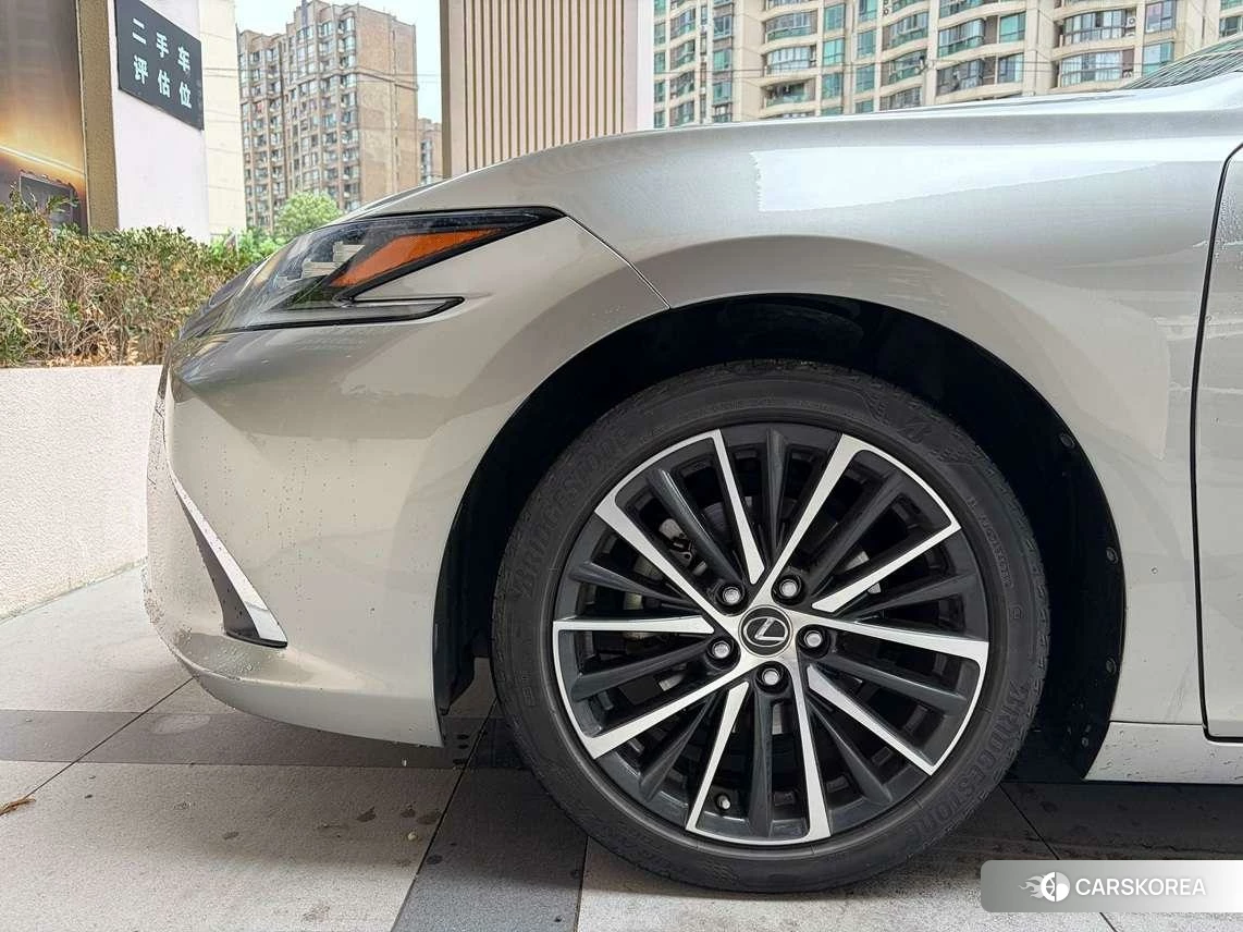 Lexus ES id 4462060 из Китая 14