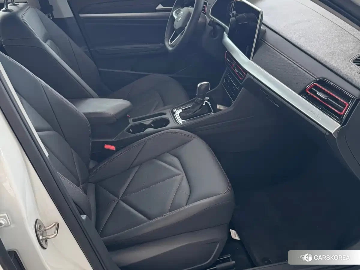 Volkswagen Lavida id 4600649 из Китая 17
