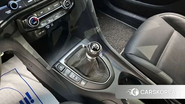 Hyundai Veloster (JS) id 3656591 из Кореи 19