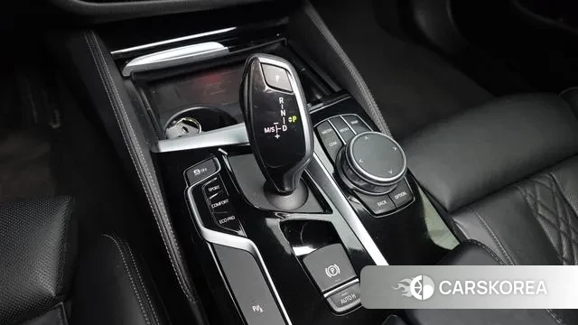 BMW 5 Series (G30) id 3788771 из Кореи 19