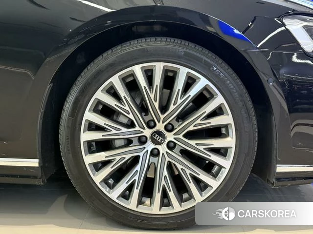 Audi A8 id 4291139 из Китая 16