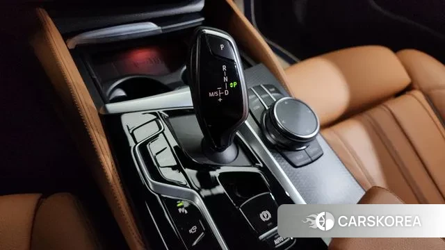 BMW 5 Series (G30) id 3751903 из Кореи 19