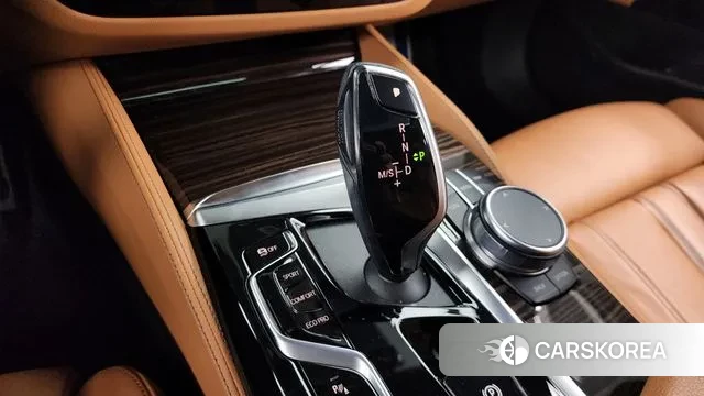 BMW 5 Series (G30) id 3655409 из Кореи 19