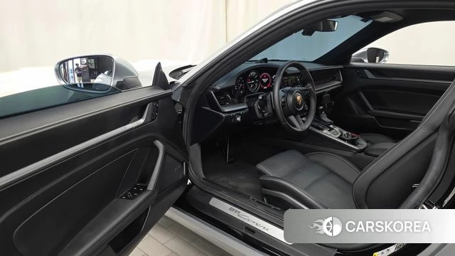 Porsche 911(992) id 4670411 из Кореи 30