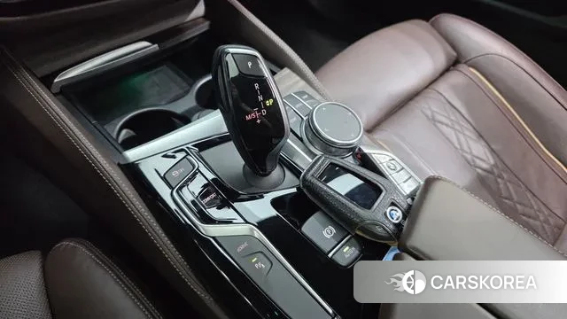 BMW 5 Series (G30) id 2976083 из Кореи 19