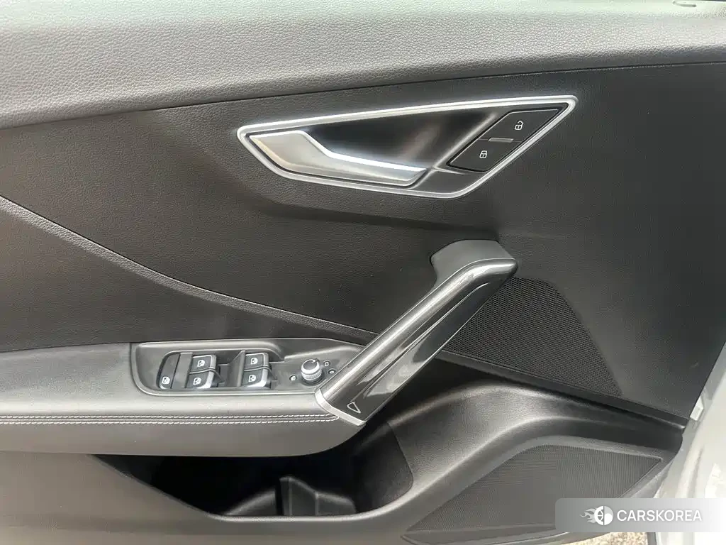 Audi Q2L id 4599723 из Китая 20