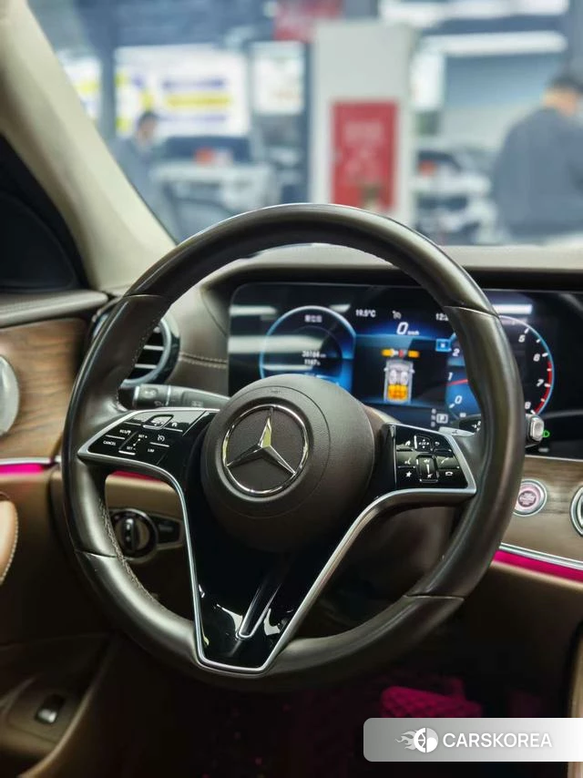 Mercedes-Benz E-class id 4260863 из Китая 14