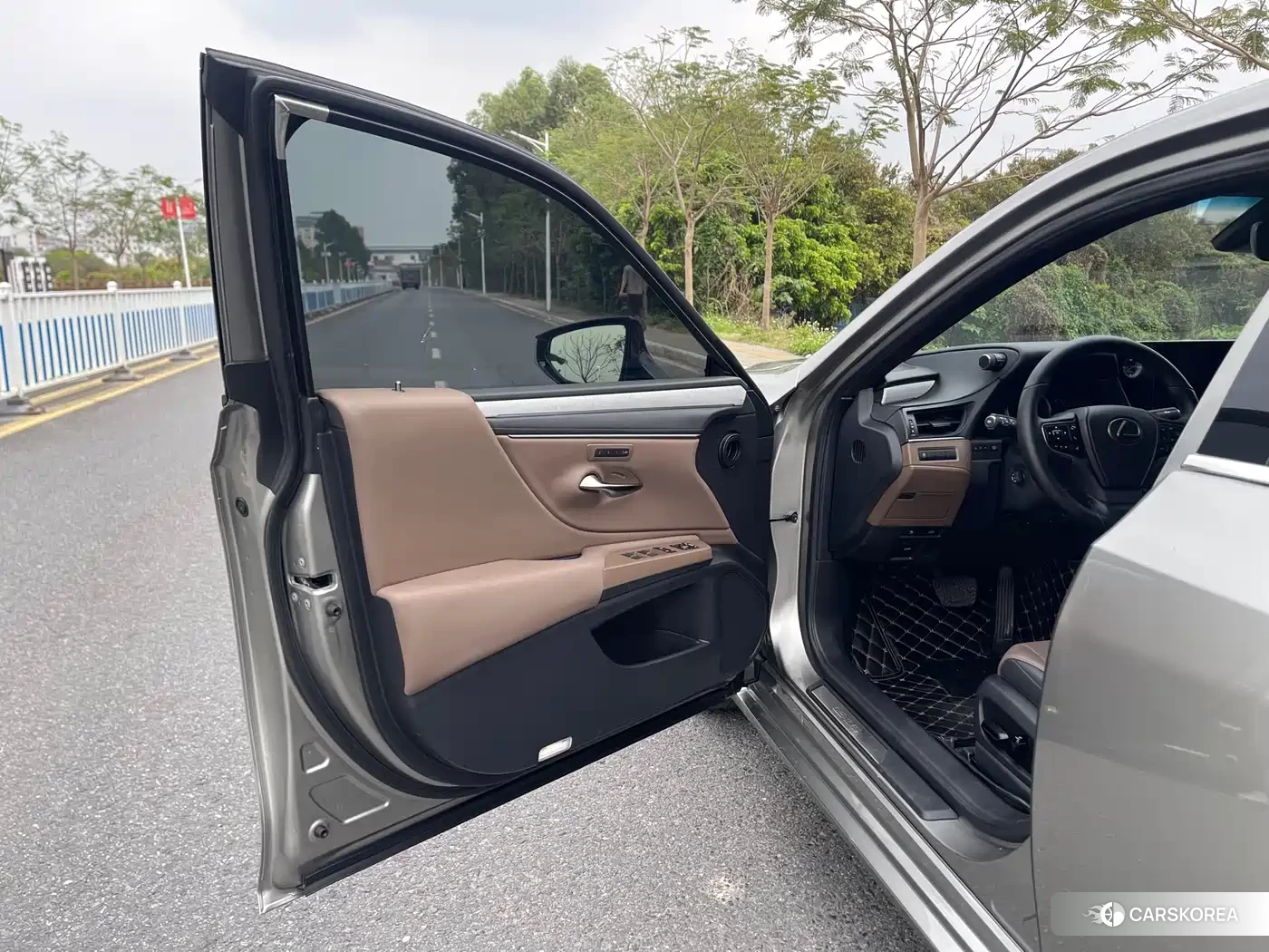 Lexus ES id 4565234 из Китая 28