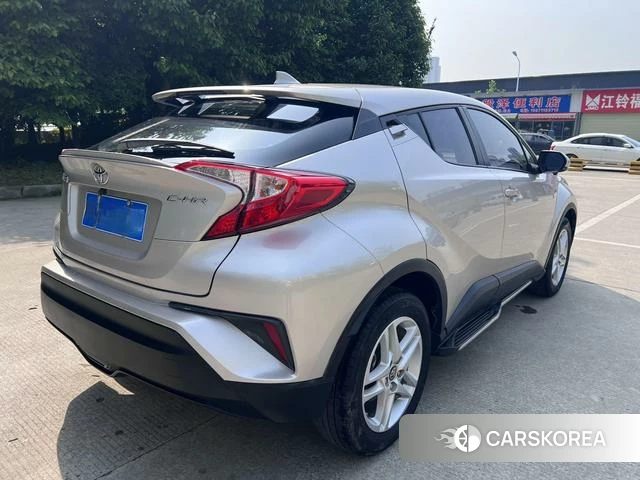 Toyota C-HR id 4353503 из Китая 9