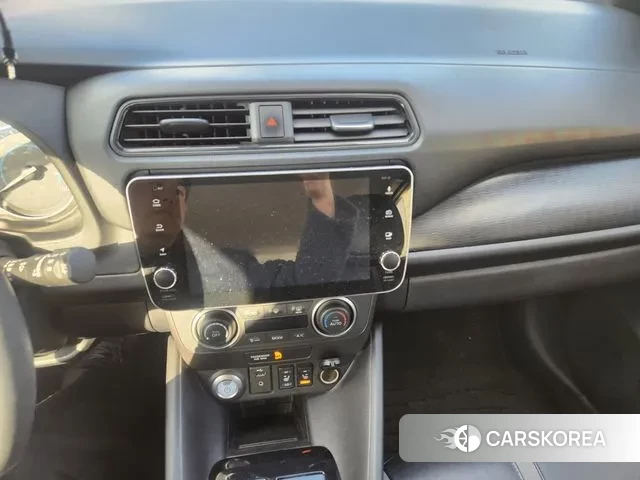 Nissan Leaf (ZE1) id 3535928 из Кореи 10