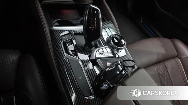 BMW 5 Series (G30) id 3641506 из Кореи 19