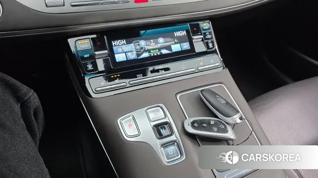 Hyundai The New Grandeur IG Hybrid id 3555961 из Кореи 19