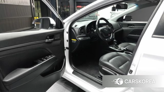 Hyundai Avante AD id 4900948 из Кореи 29