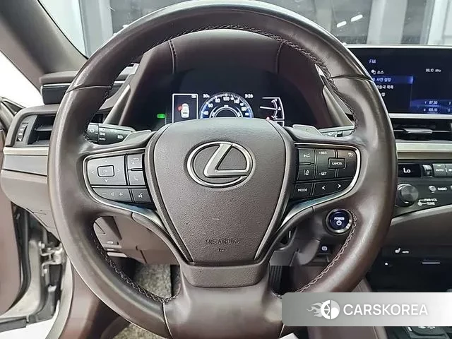 Lexus ES300h 7th generation id 3034119 из Кореи 17