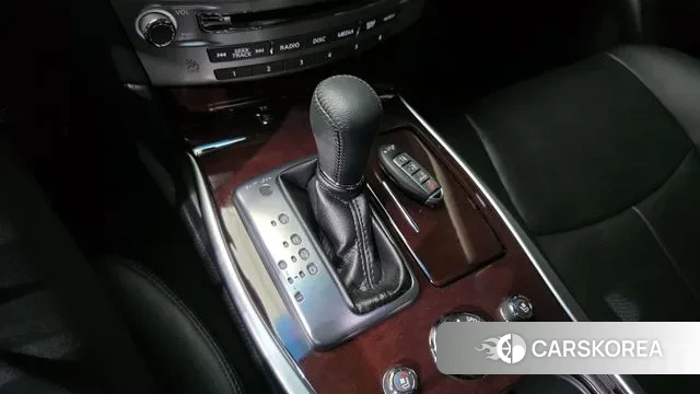 Infiniti Q70 id 3259567 из Кореи 19