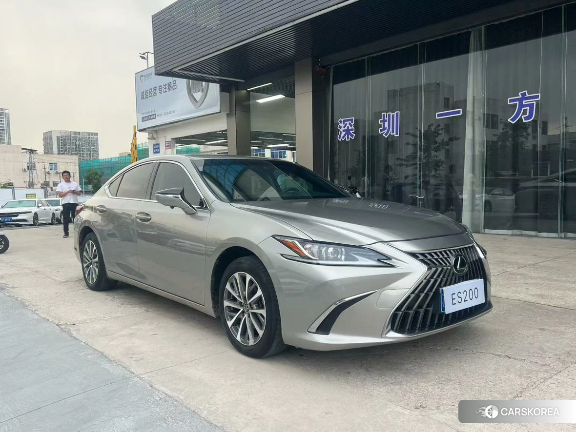 Lexus ES id 4405947 из Китая 9