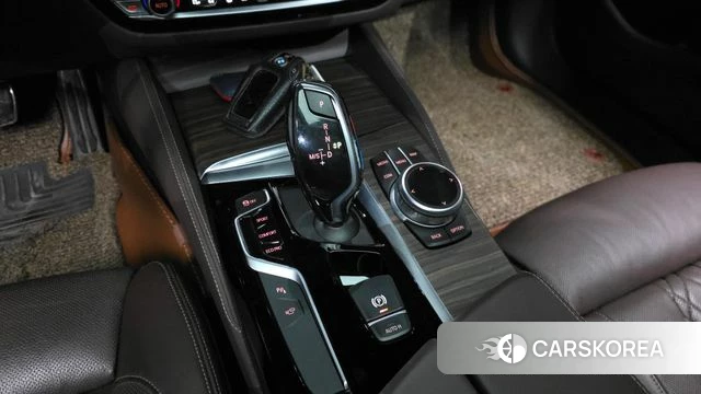 BMW 5 Series (G30) id 4356412 из Кореи 31