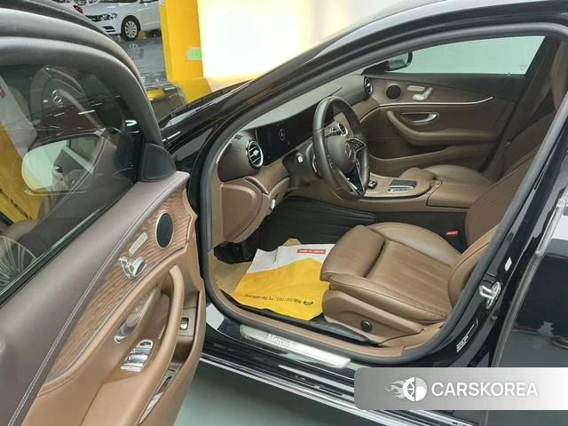 Mercedes-Benz E-class id 4272763 из Китая 19