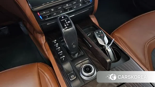 Maserati Quattroporte id 3258996 из Кореи 19