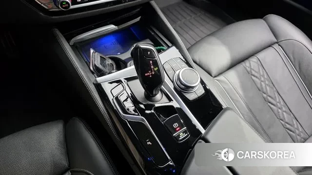 BMW 5 Series (G30) id 3043223 из Кореи 19