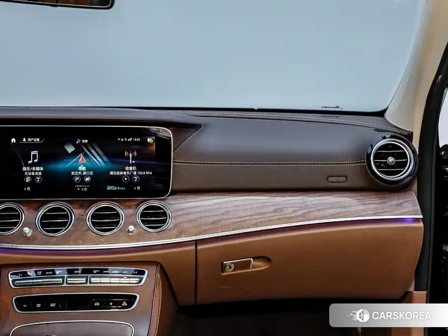 Mercedes-Benz E-Class id 4634719 из Китая 33