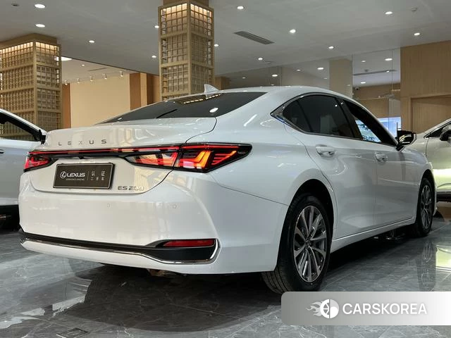 Lexus ES id 3939457 из Китая 19