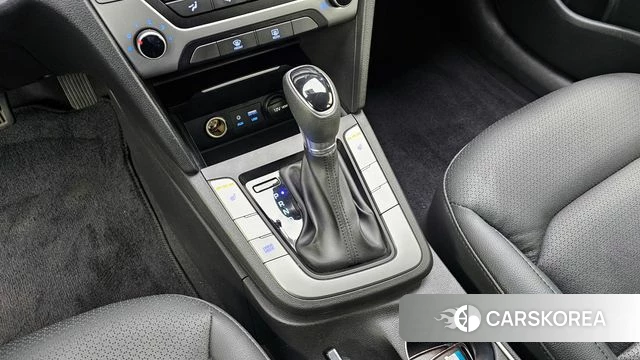 Hyundai Avante AD id 3861754 из Кореи 19