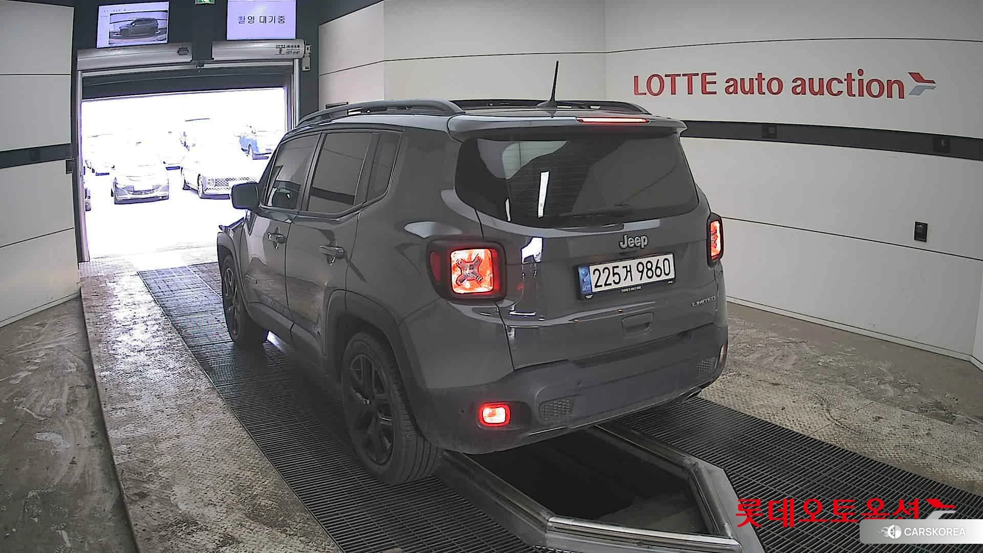 Jeep Straw Renegade 1.3 FWD id 3888279 из Кореи 32