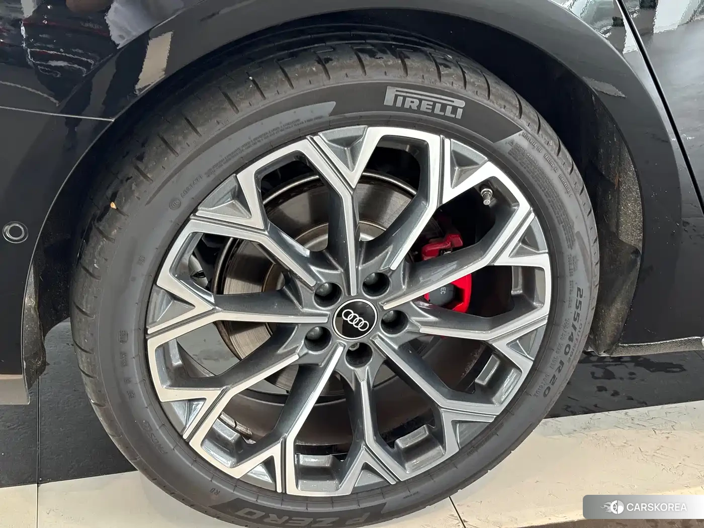 Audi A6L id 4680737 из Китая 14