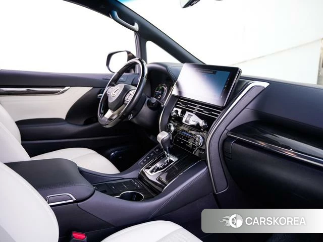 Lexus LM id 4239337 из Китая 22
