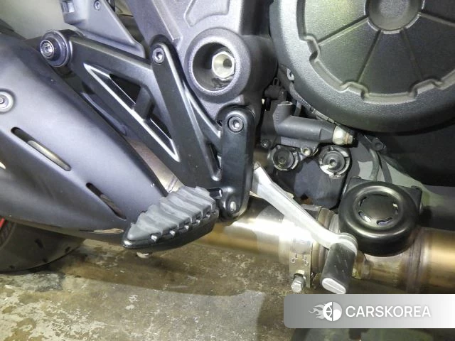 Ducati DIAVEL CARBON id 3945793 из Японии 33