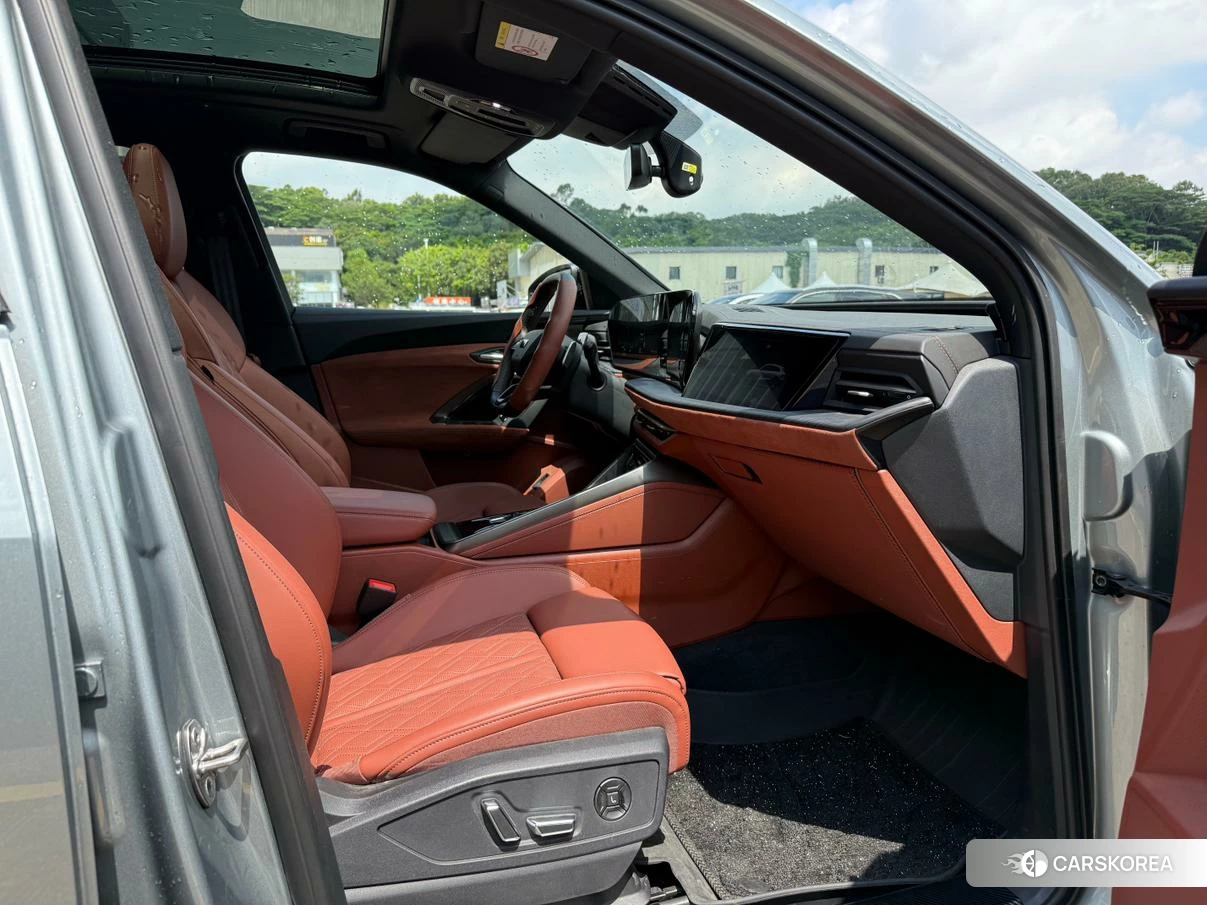 Audi Q5L id 4493158 из Китая 17