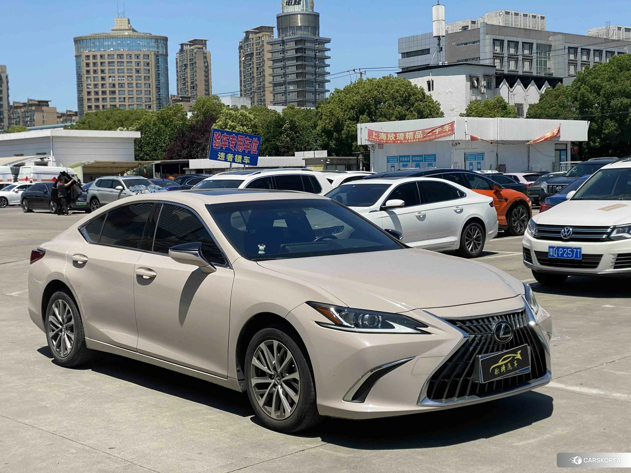 Lexus ES id 4473381 из Китая 9